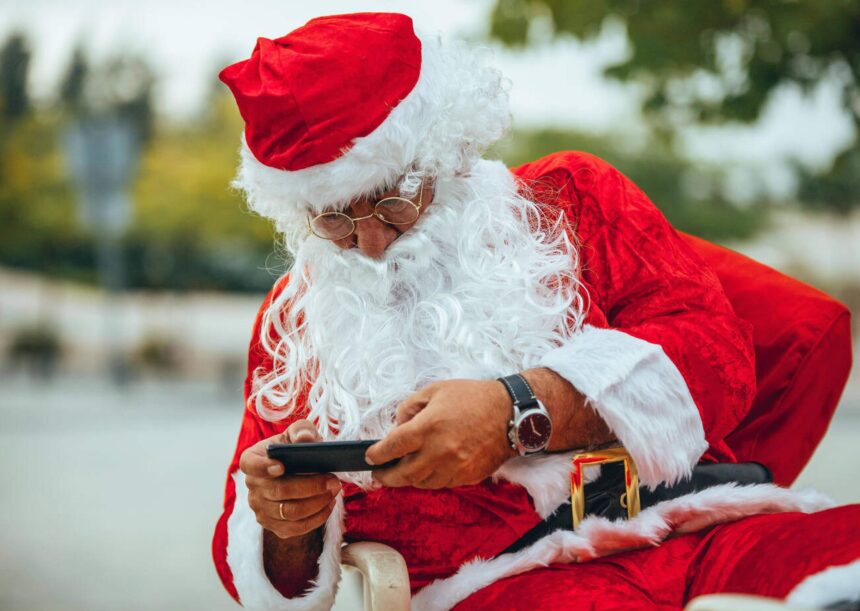 NORAD Tracks Santa A Hi Tech Christmas Tradition